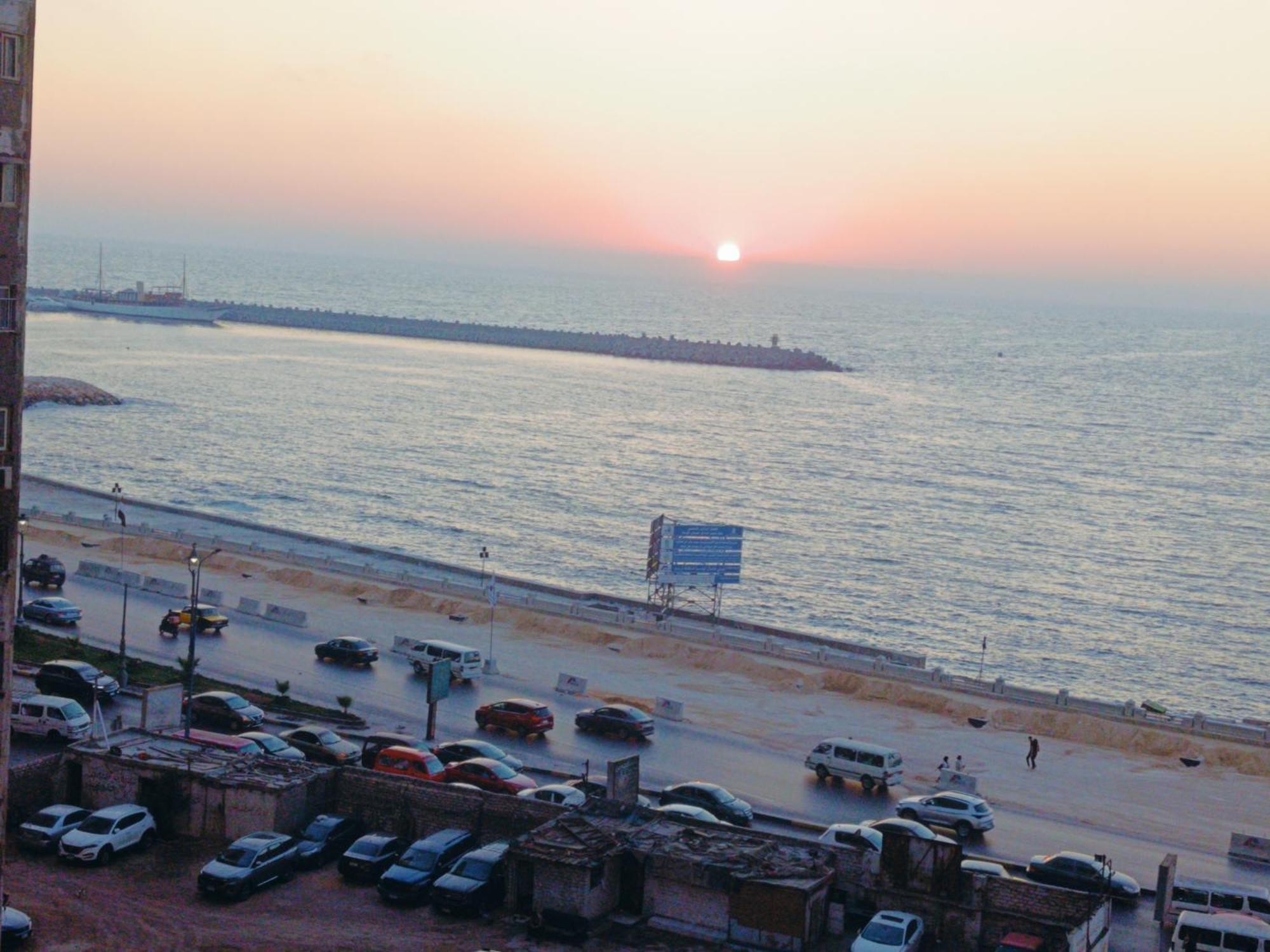بأرقى مكان على شاطىء الاسكندرية Apartmán